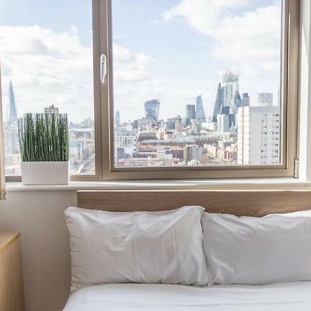 Modern 1 Bedroom Apartment In E1 With Great Views 伦敦 外观 照片