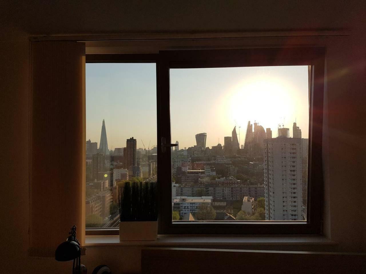 Modern 1 Bedroom Apartment In E1 With Great Views 伦敦 外观 照片