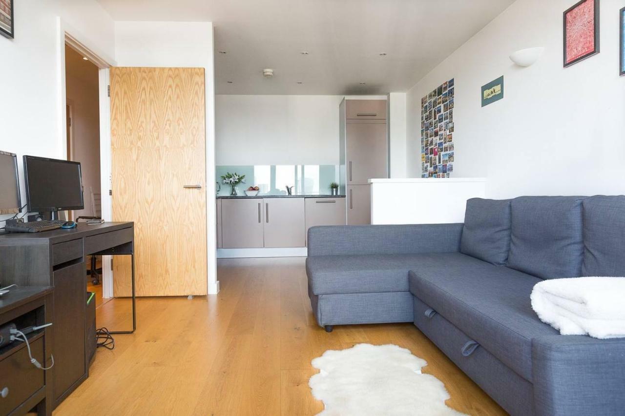 Modern 1 Bedroom Apartment In E1 With Great Views 伦敦 外观 照片